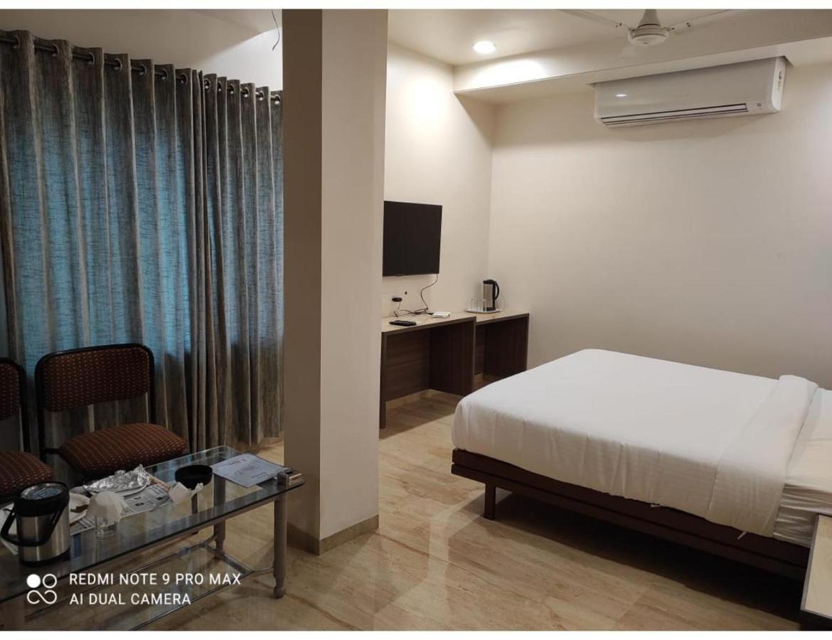 Hotel Dwarka, Nagpur Luaran gambar