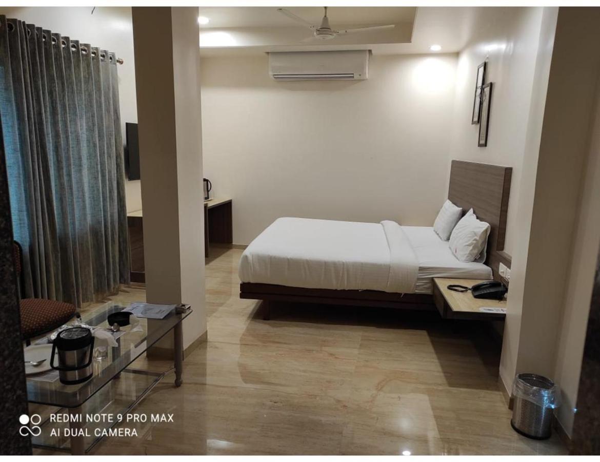 Hotel Dwarka, Nagpur Luaran gambar